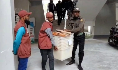 পটুয়াখালীতে ভোটের সরঞ্জাম বিতরণ