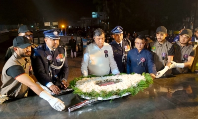 একুশের প্রথম প্রহরে শ্রদ্ধায় অবনত জামালপুর