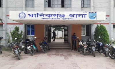 ভরণপোষণ চাওয়ায় বৃদ্ধ বাবা-মাকে ‘জুতাপেটা’