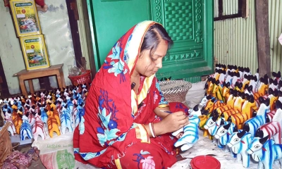 নববর্ষ বরণে মৃৎশিল্পীদের ব্যস্ততা