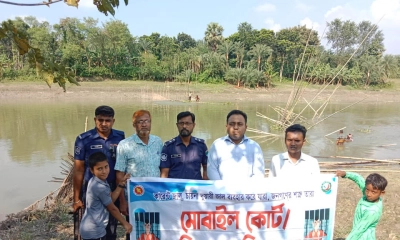 মাথাভাঙ্গা নদীতে নির্মিত দুটি অবৈধ বাঁধ অপসারণ করেছে উপজেলা প্রশাসন। ছবি- রূপালী বাংলাদেশ