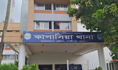 নদীর স্রোতে ভেসে মারা গলেেন দুই নারী
