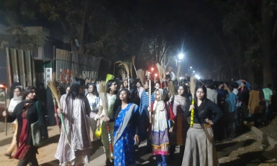জামায়াত আমিরের এক্স পোস্টের প্রতিবাদে জাবিতে সম্মিলিত ঝাড়ু মিছিল