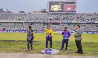 সাব্বিরকে নিয়ে বোলিংয়ে দুর্বার একাদশ