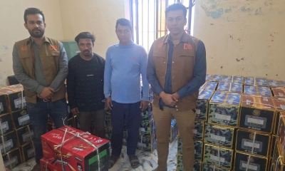 ডেলিভারি ম্যানকে পিটিয়ে চলন্ত পিকআপ থেকে ফেলে ৩০ লাখ টাকার ব্যাটারি লুট