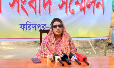 টাকা ছড়ানোর অভিযোগ শামা ওবায়েদের