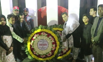 নওগাঁয় ভাষাশহীদদের প্রতি শ্রদ্ধা জানাতে সর্বস্তরের মানুষের ঢল