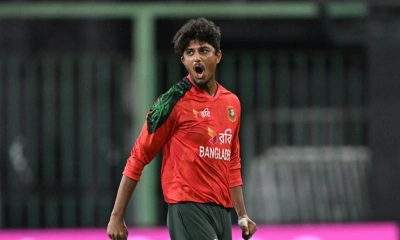 মেহেদীর জোড়া আঘাতে চাপে শ্রীলঙ্কা