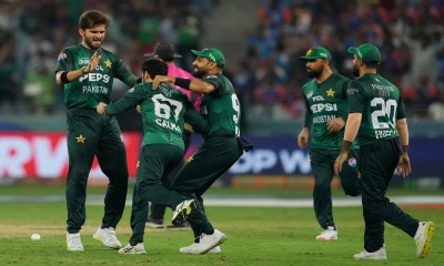 পাকিস্তানের গতিতে কাঁপছে ভারত
