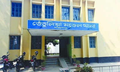 গলায় খাবার আটকে প্রাণ গেল শিশুর