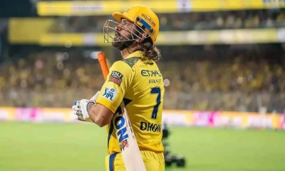 ইনজুরিতে মাঠের বাইরে ধোনি