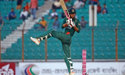 রিশাদের তাণ্ডবে লড়াইয়ের পুঁজি পেল বাংলাদেশ