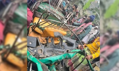 সিএনজি-ভটভটির মুখোমুখি সংঘর্ষ, নিহত ৩