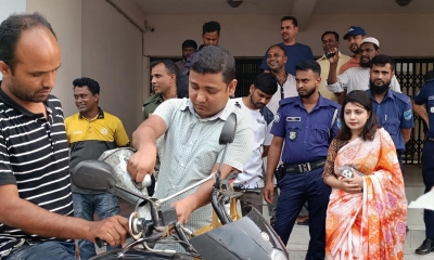 তাড়াইলে অবৈধ পেট্রোল জব্দ