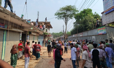 ৪ গ্রামবাসীর মধ্যে তুমুল সংঘর্ষ, পুলিশসহ আহত শতাধিক