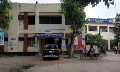 ভেড়ামারা স্বাস্থ্য কমপ্লেক্সে অভিযান, ২ ডাক্তারকে শোকজ