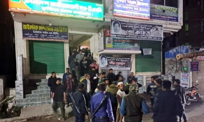 বিএনপির দুই গ্রুপের পাল্টা ধাওয়া। ছবি : রূপালী বাংলাদেশ