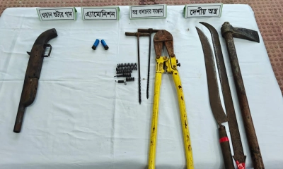 কিশোর গ্যাং নেতার আস্তানা থেকে অস্ত্র-গোলাবারুদ উদ্ধার