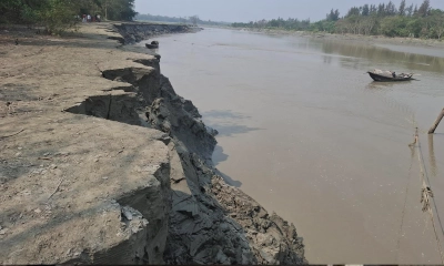 ভাঙন আতঙ্কে ৪ আশ্রয় কেন্দ্রের বাসিন্দা