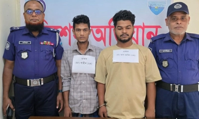 লক্ষ্মীপুরে লুণ্ঠিত স্বর্ণ বিক্রির টাকাসহ ২ ডাকাত গ্রেপ্তার