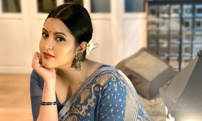 সামনে পেলে তিন মিনিট থাপড়াব, কাকে বললেন পরী?