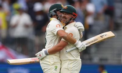অ্যাশেজে হেডের সেঞ্চুরিতে অস্ট্রেলিয়ার জয়