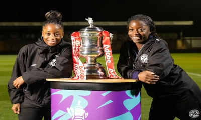 ফুটবল মাঠে মা-মেয়ের জুটি