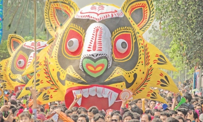 বৈশাখী উৎসবে রঙের ঢাকা