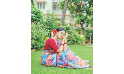 ফুল পোশাকে কুল