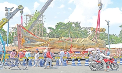 নিরাপত্তার শঙ্কায় কলকাতায়  সরানো হলো মেসির ভাস্কর্য