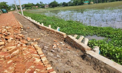 কাজ শেষের আগেই ধস