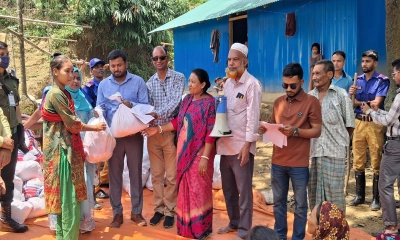 সোনাইছড়িতে ত্রিপুরা সম্প্রদায়ের অসহায় পরিবার পেল ত্রাণ