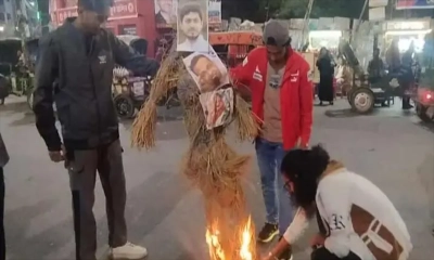 রাজশাহীতে শেখ হাসিনা ও এনসিপি নেতার কুশপুতুল দাহ