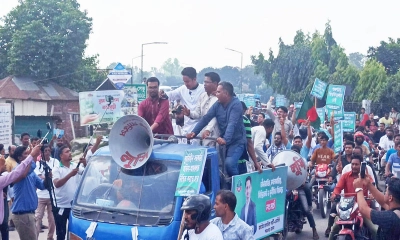 পঞ্চগড়ে  লং মার্চ করেছেন এনসিপির উওরাঅঞ্চলের মুখ্য সংগঠক সারজিস আলম। ছবি- রূপালী বাংলাদেশ