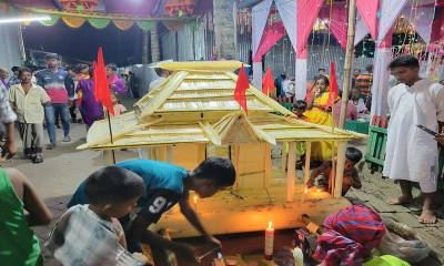 বেদে সম্প্রদায়ের ঐতিহ্যবাহী ভেলা ভাসানি উৎসব অনুষ্ঠিত 