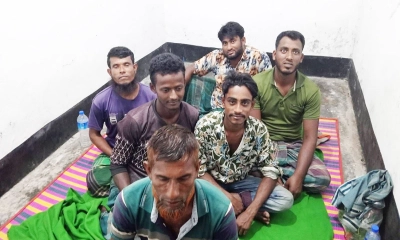 মা ইলিশ ধরায় ৭ জেলে আটক, জব্দ জাল ও ৪ নৌকা