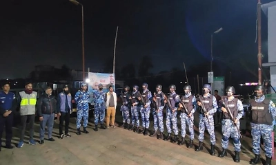 কক্সবাজারে পর্যটকবাহী জাহাজে যৌথ অভিযান