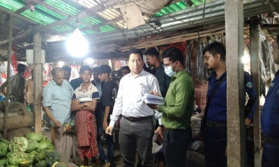 বেশি দামে পণ্য বিক্রি করায় ৯ ব্যবসায়ীকে জরিমানা