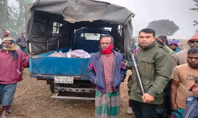 ঘোড়া জবাই করে মাংস পরিবহনকালে আটক ২
