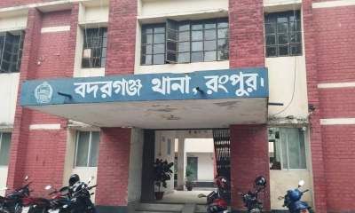 কিশোর গ্যাংয়ের সংঘর্ষে প্রাণ গেল নিরীহ ভ্যানচালকের