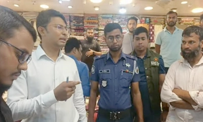 সীতাকুণ্ডে বেশি দামে কাপড় বিক্রি, ভ্রাম্যমাণ আদালতে জরিমানা