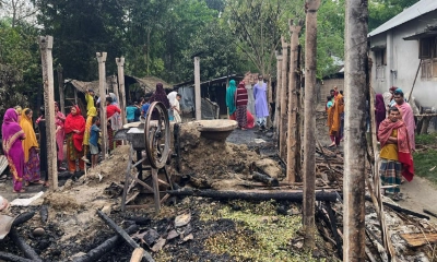 গোয়ালঘরে আগুন, গবাদিপশু বাঁচাতে গিয়ে দগ্ধ ২