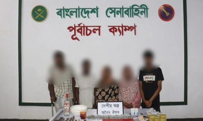 উত্তরখান থেকে  আটককৃতরা। ছবি- সংগৃহীত