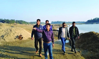 জাফলং ব্রিজ ও টাওয়ার রক্ষায় প্রশাসনের অভিযান