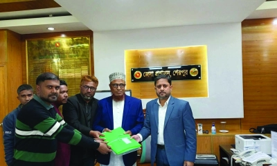অবশেষে মনোনয়নপত্র জমা দিলেন আলোচিত প্রার্থী আব্দুল্লাহ