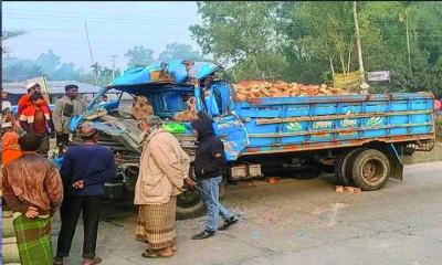 এক ধাক্কায় নিভে গেল দুই পরিচয়
