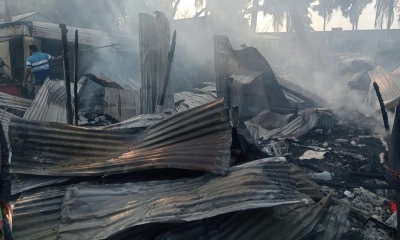 কুয়াকাটায় অগ্নিকাণ্ডে ৮ ব্যবসাপ্রতিষ্ঠান পুড়ে ছাই
