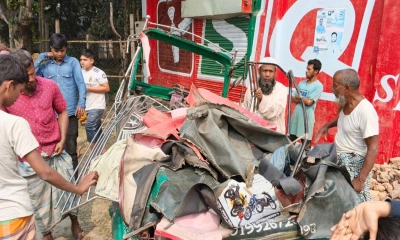 শেরপুরে বাস-সিএনজির মুখোমুখি সংঘর্ষে নিহত ১