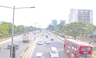 স্বাভাবিক ছন্দে ফিরছে ঢাকা