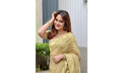 মুখে কুলুপ এঁটেছেন কেয়া পায়েল